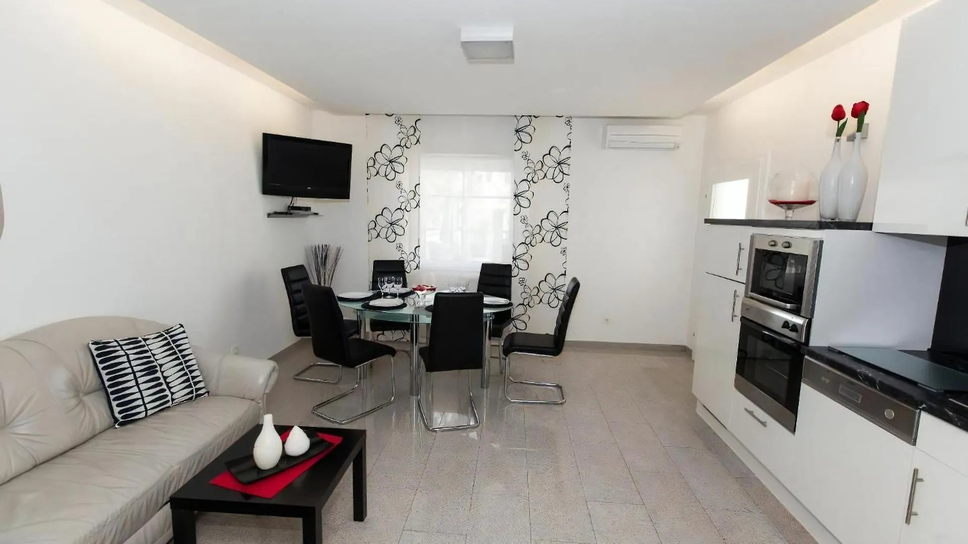 Erdgeschosswohnung Mit Terrasse Und Balkon Crikvenica 0*,  Croatia