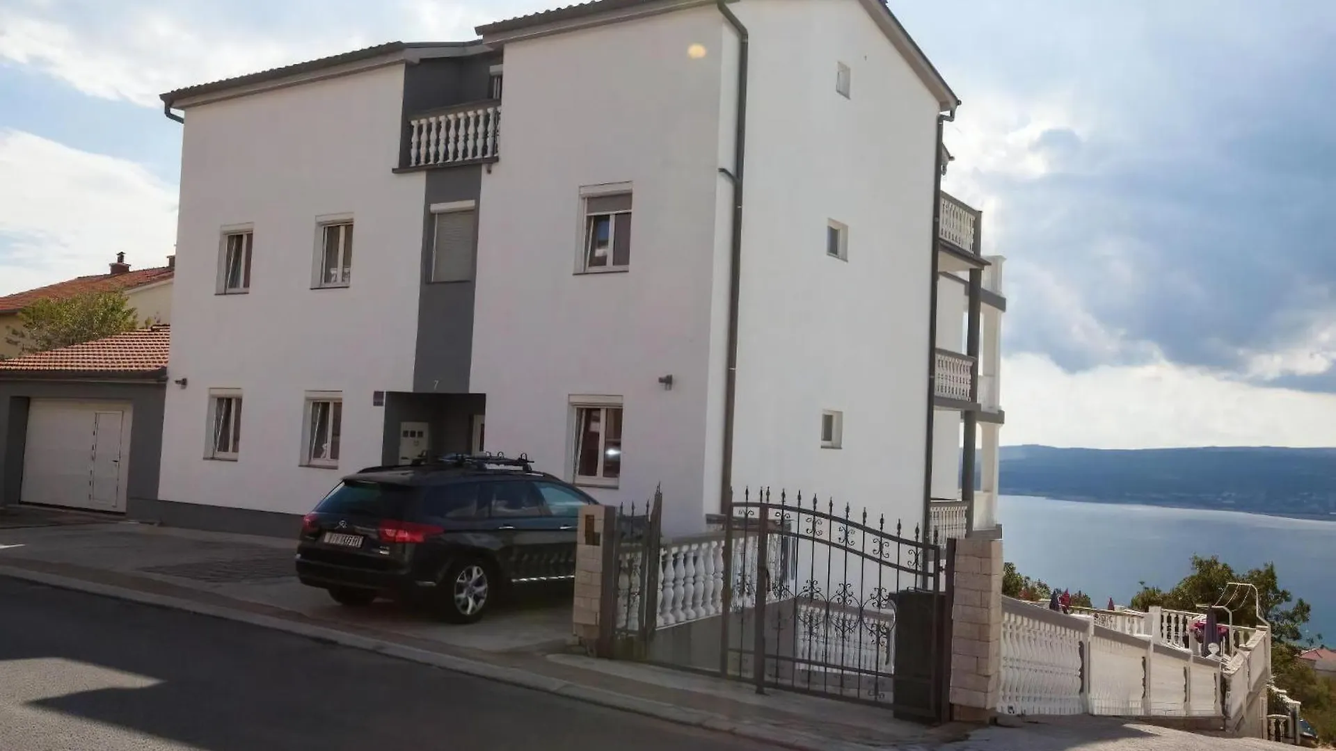 Apartment Erdgeschosswohnung Mit Terrasse Und Balkon Crikvenica