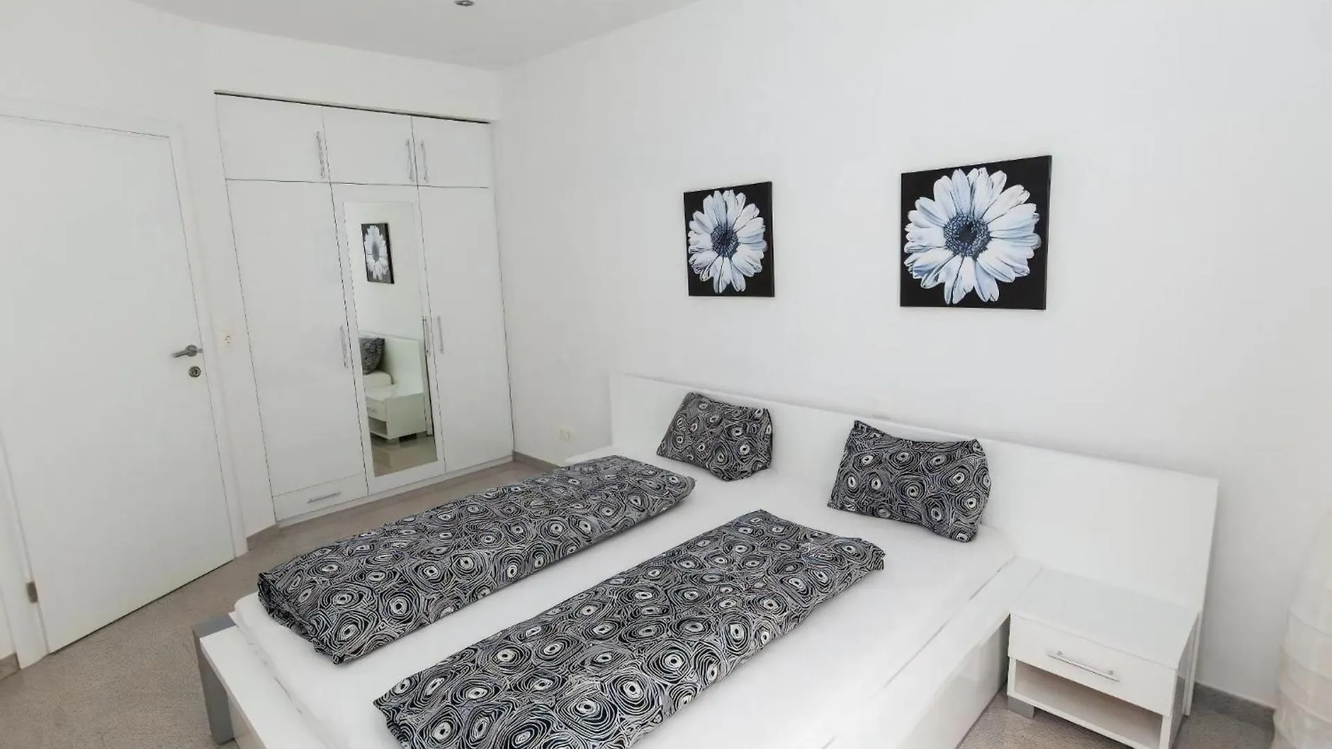 Erdgeschosswohnung Mit Terrasse Und Balkon Crikvenica 0*,